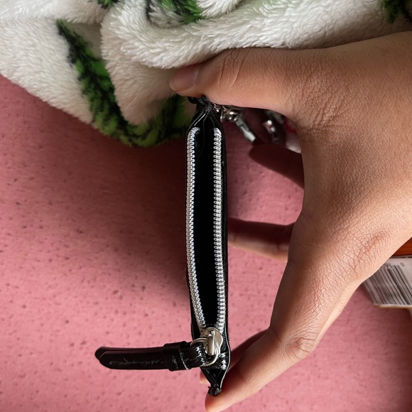 Victoria’s Secret card holder - Picture 4 of 4